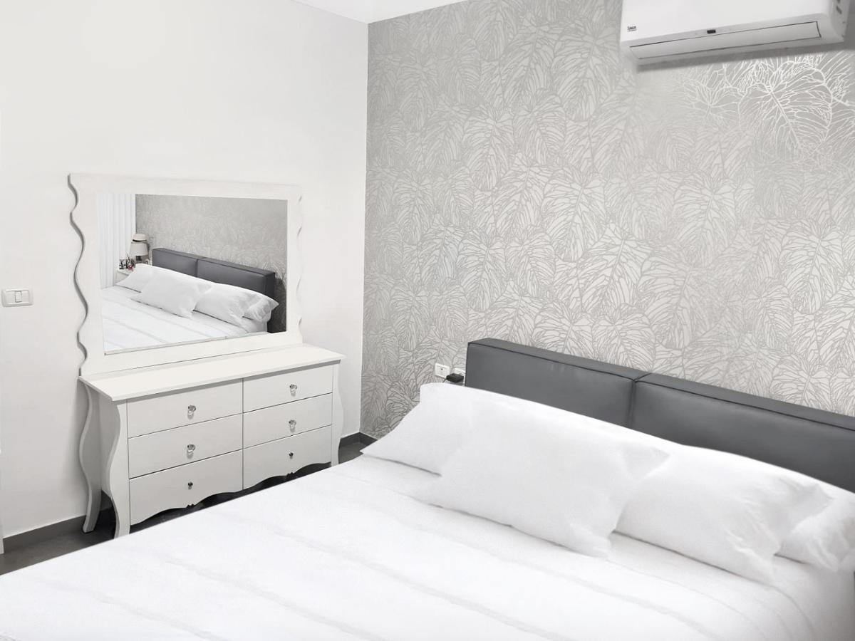 Beach Suite Israel- Private Jacuzzi Garden Suite & Gym, 3 Min Walk To Beach ביץ סוייט ישראל- ג'קוזי פרטי בגינה 3 דקות הליכה לים וחדר כושר Aszkelon Zewnętrze zdjęcie