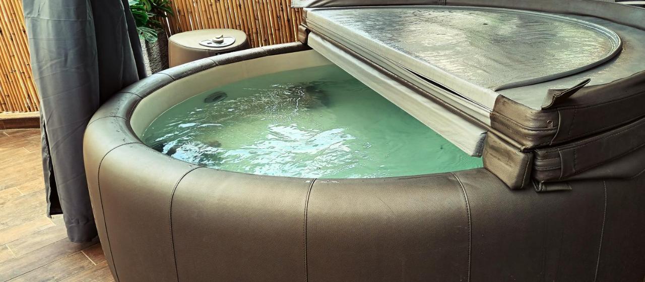Beach Suite Israel- Private Jacuzzi Garden Suite & Gym, 3 Min Walk To Beach ביץ סוייט ישראל- ג'קוזי פרטי בגינה 3 דקות הליכה לים וחדר כושר Aszkelon Zewnętrze zdjęcie